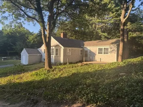 4 High Tide Ln, Orleans, MA 02653