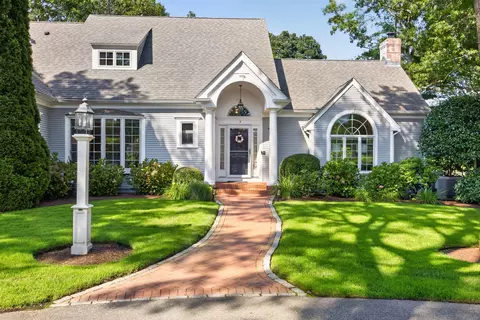 7 Ground Cover Ln, Sandwich, MA 02563