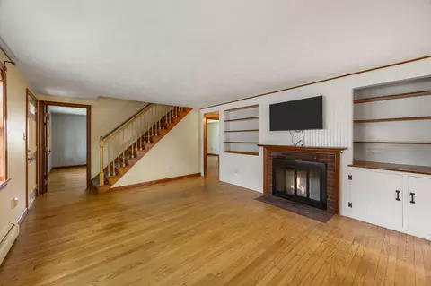 Living - 87 Vidal Ave, Teaticket, MA 02536 photo 2 of 5