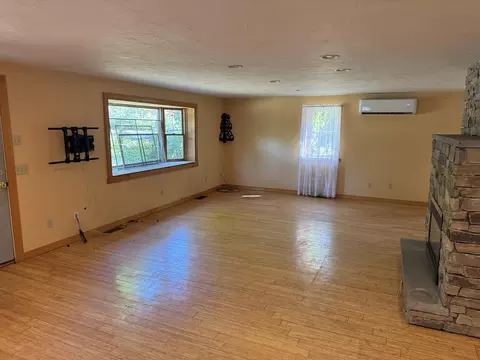Living - 765 Schoolhouse Rd, Eastham, MA 02642 photo 5 of 9