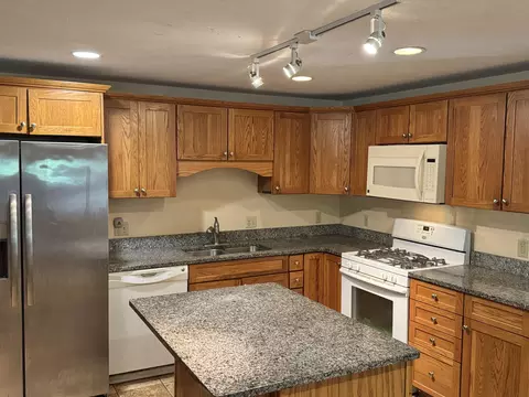 Kitchen - 765 Schoolhouse Rd, Eastham, MA 02642 photo 3 of 5