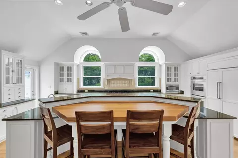 Kitchen - 6 Heron Way, Mashpee, MA 02649 photo 2 of 3