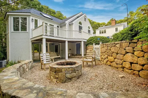 Exterior - 6 Heron Way, Mashpee, MA 02649 photo 3 of 4