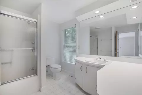 Bath - 6 Heron Way, Mashpee, MA 02649 photo 1 of 2
