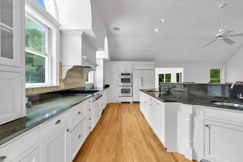 Kitchen - 6 Heron Way, Mashpee, MA 02649 photo 3 of 3