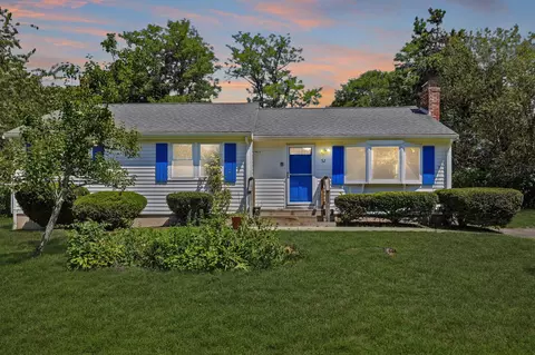 52 Arrowhead Dr, Yarmouth Port, MA 02675
