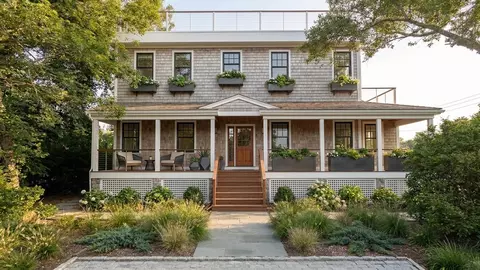 31 Temahigan Ave, Oak Bluffs, MA 02557
