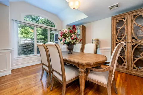 Dining - 51 Falling Leaf Ln, Osterville, MA 02655 photo 4 of 5