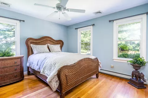 Bedroom - 51 Falling Leaf Ln, Osterville, MA 02655 photo 4 of 5