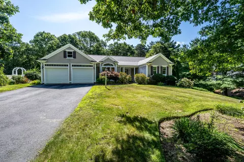 51 Falling Leaf Ln, Osterville, MA 02655