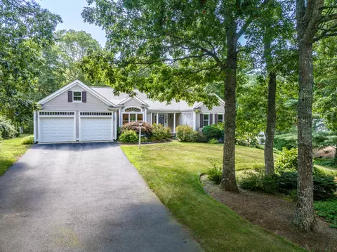 Exterior - 51 Falling Leaf Ln, Osterville, MA 02655 photo 2 of 5