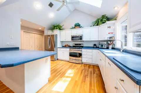 Kitchen - 51 Falling Leaf Ln, Osterville, MA 02655 photo 2 of 6