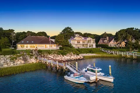 50 Popponesset Island Rd, Mashpee, MA 02649