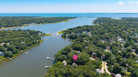 42 Mattapan St, Falmouth, MA 02540