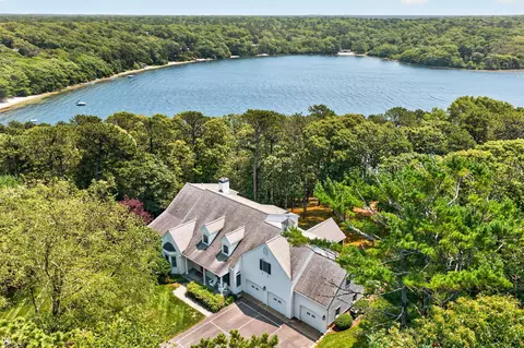 674 Crowells Bog Rd, Brewster, MA 02631