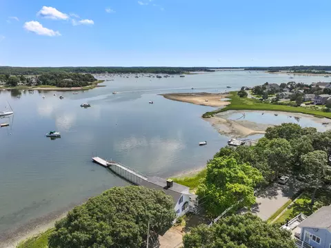 584 Circuit Ave, Pocasset, MA 02559