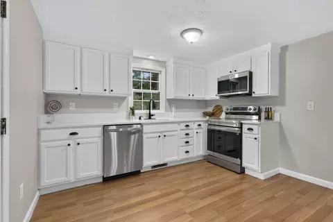 230 Race Ln, Marstons Mills, MA 02648 photo 11