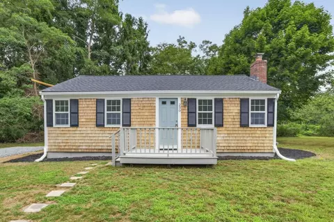 230 Race Ln, Marstons Mills, MA 02648