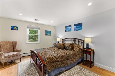Bedroom - 84 Eel Pond Rd, Monument Beach, MA 02553 photo 2 of 5