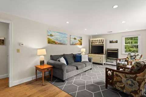 Living - 84 Eel Pond Rd, Monument Beach, MA 02553 photo 4 of 6