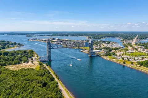 View/Area - 5 Birch St, Buzzards Bay, MA 02532 photo 7 of 8