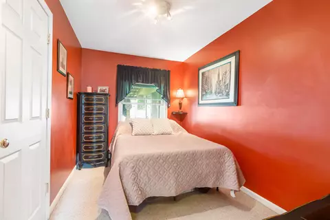 Bedroom - 5 Birch St, Buzzards Bay, MA 02532 photo 3 of 3