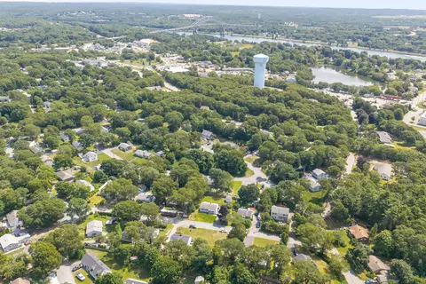 View/Area - 5 Birch St, Buzzards Bay, MA 02532 photo 5 of 8
