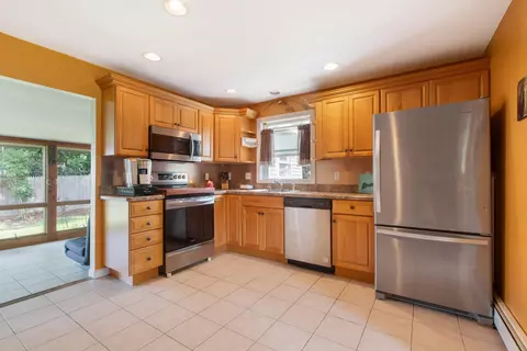 Kitchen - 5 Birch St, Buzzards Bay, MA 02532 photo 1 of 2