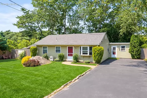 Exterior - 5 Birch St, Buzzards Bay, MA 02532 photo 2 of 6