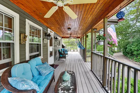 Exterior - 9 Codman Spring Rd, Edgartown, MA 02539 photo 2 of 8