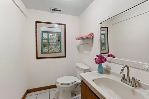 Bath - 9 Codman Spring Rd, Edgartown, MA 02539 photo 3 of 3