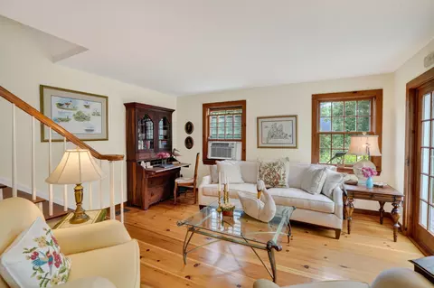 Living - 9 Codman Spring Rd, Edgartown, MA 02539 photo 1 of 5
