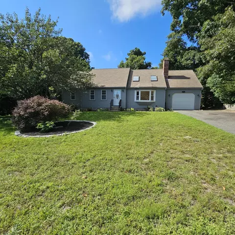 78 Barnacle Rd, Yarmouth Port, MA 02675