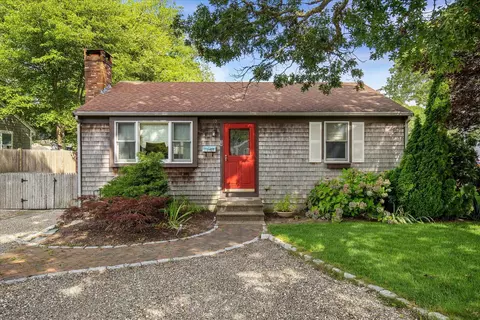 59 Swan Lake Rd, West Yarmouth, MA 02673