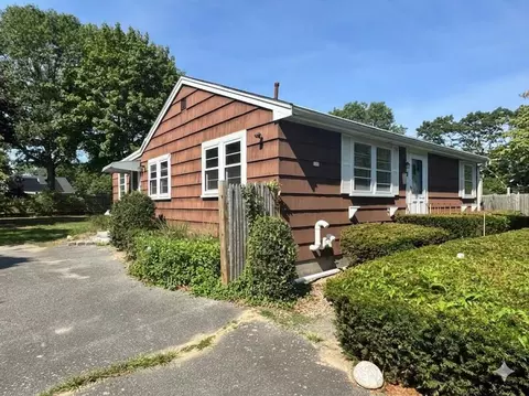 11 Pamet Rd, West Yarmouth, MA 02673