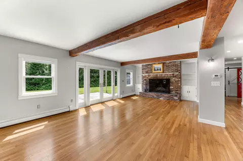 Living - 40 Smith Farm Rd, Eastham, MA 02642 photo 1 of 8