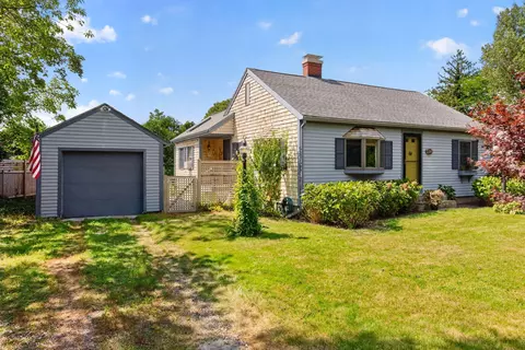 1210 County Rd, Cataumet, MA 02534