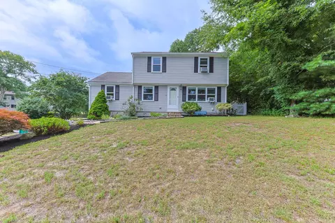 33 Lakefield Rd, South Yarmouth, MA 02664