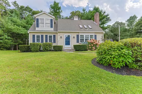 75 Jobys Ln, Osterville, MA 02655