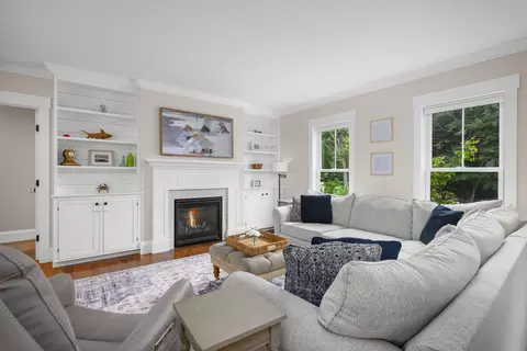 Living - 20 Wedgewood Dr, Centerville, MA 02632 photo 3 of 5