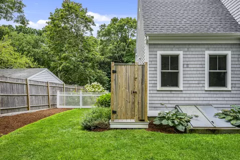Exterior - 20 Wedgewood Dr, Centerville, MA 02632 photo 13 of 14