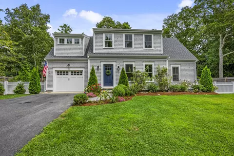 Exterior - 20 Wedgewood Dr, Centerville, MA 02632 photo 2 of 14