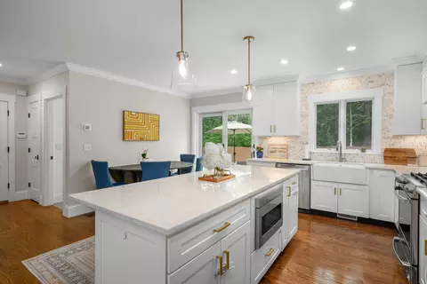 Kitchen - 20 Wedgewood Dr, Centerville, MA 02632 photo 4 of 8
