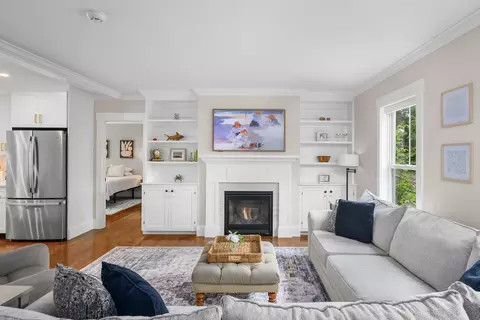 Living - 20 Wedgewood Dr, Centerville, MA 02632 photo 2 of 5