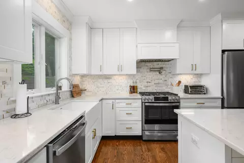 Kitchen - 20 Wedgewood Dr, Centerville, MA 02632 photo 5 of 8