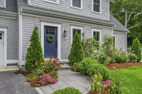 Exterior - 20 Wedgewood Dr, Centerville, MA 02632 photo 5 of 14