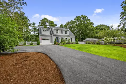 Exterior - 20 Wedgewood Dr, Centerville, MA 02632 photo 3 of 14