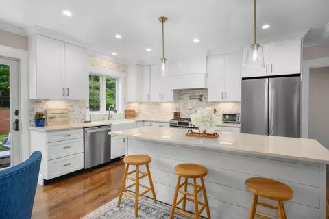 Kitchen - 20 Wedgewood Dr, Centerville, MA 02632 photo 2 of 8
