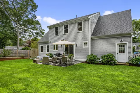 Exterior - 20 Wedgewood Dr, Centerville, MA 02632 photo 6 of 14
