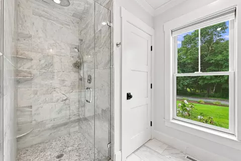 Bath - 20 Wedgewood Dr, Centerville, MA 02632 photo 2 of 5